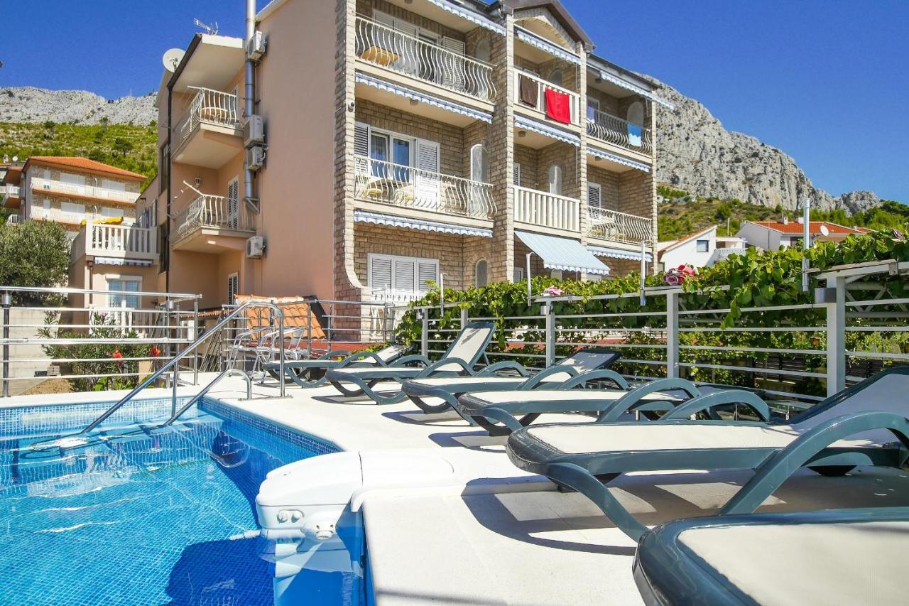 Apartments Babaja オミシュ エクステリア 写真